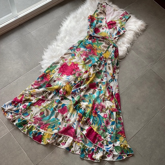 Luna Moon Dresses & Skirts - Luna Moon Pink Floral Pattern Frilly Maxi Wrap Dress Medium VNeck